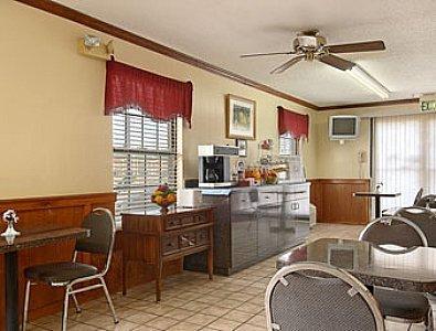 Super 8 By Wyndham Lakeland Dış mekan fotoğraf